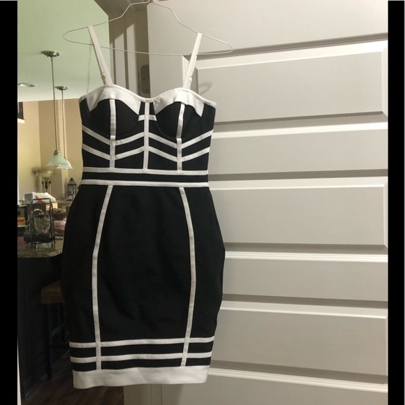 Dress Body-contouring - Picture 1 of 1